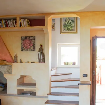 Lucrezia Villa *
